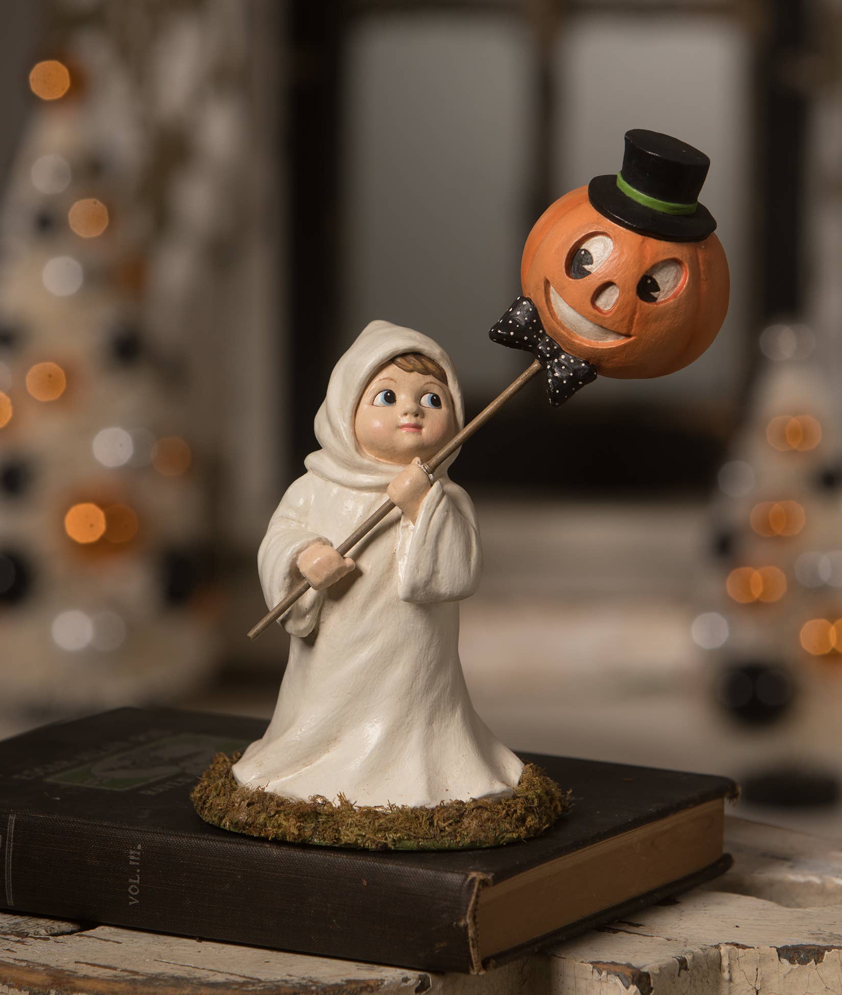 Bethany Lowe Designs - Wholesale Decorative Figurine - Ghostly Fun Griffin0