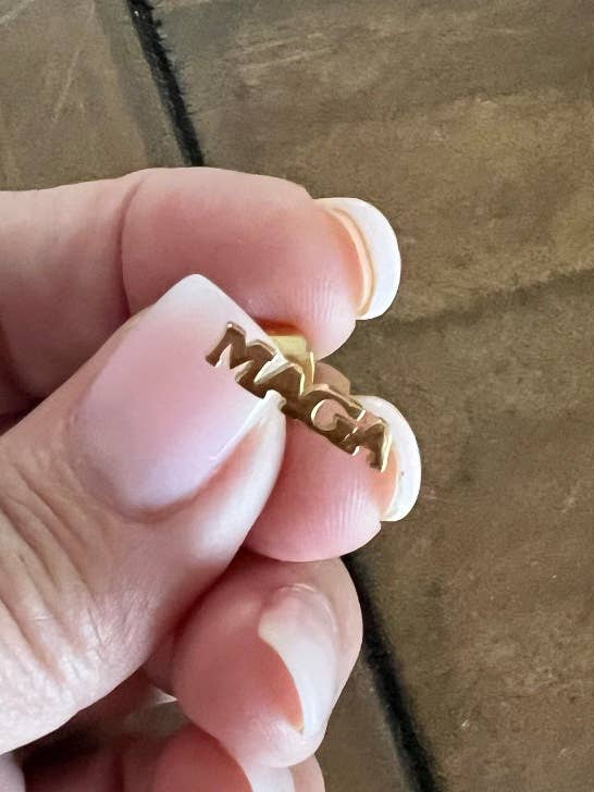 Boucles d'oreilles à tige MAGA pour la vente par The Right Side Jewelry