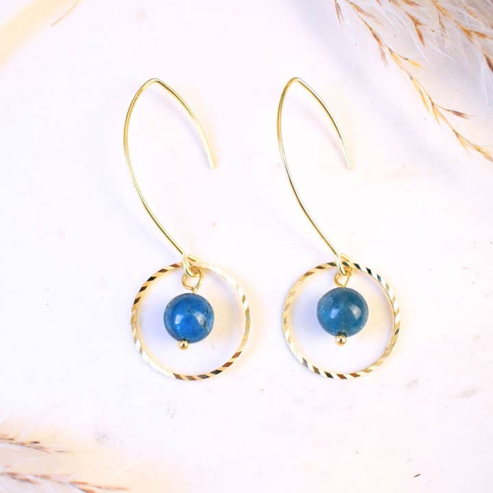 Naturliga stenar örhängen apatit - rostfritt stål för wholesale av Minéralissime