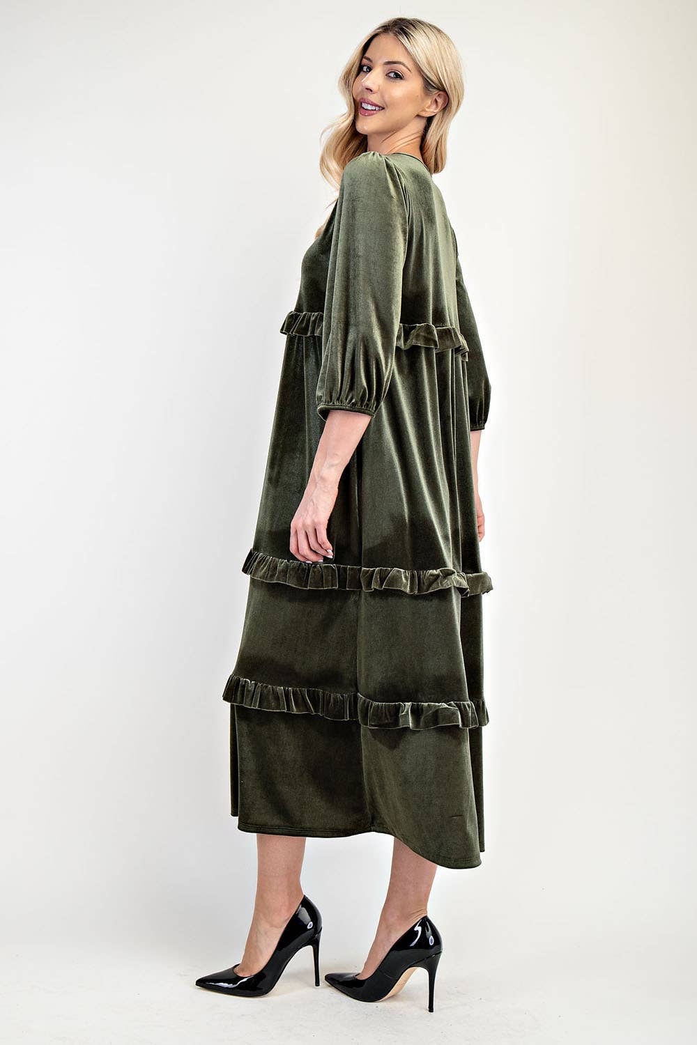 Celeste Clothing – wholesale Klänning - Dam – PLUS SIZE ELEGANT BLYGSAM KLÄNNING I SAMMET -MD33897-PL25