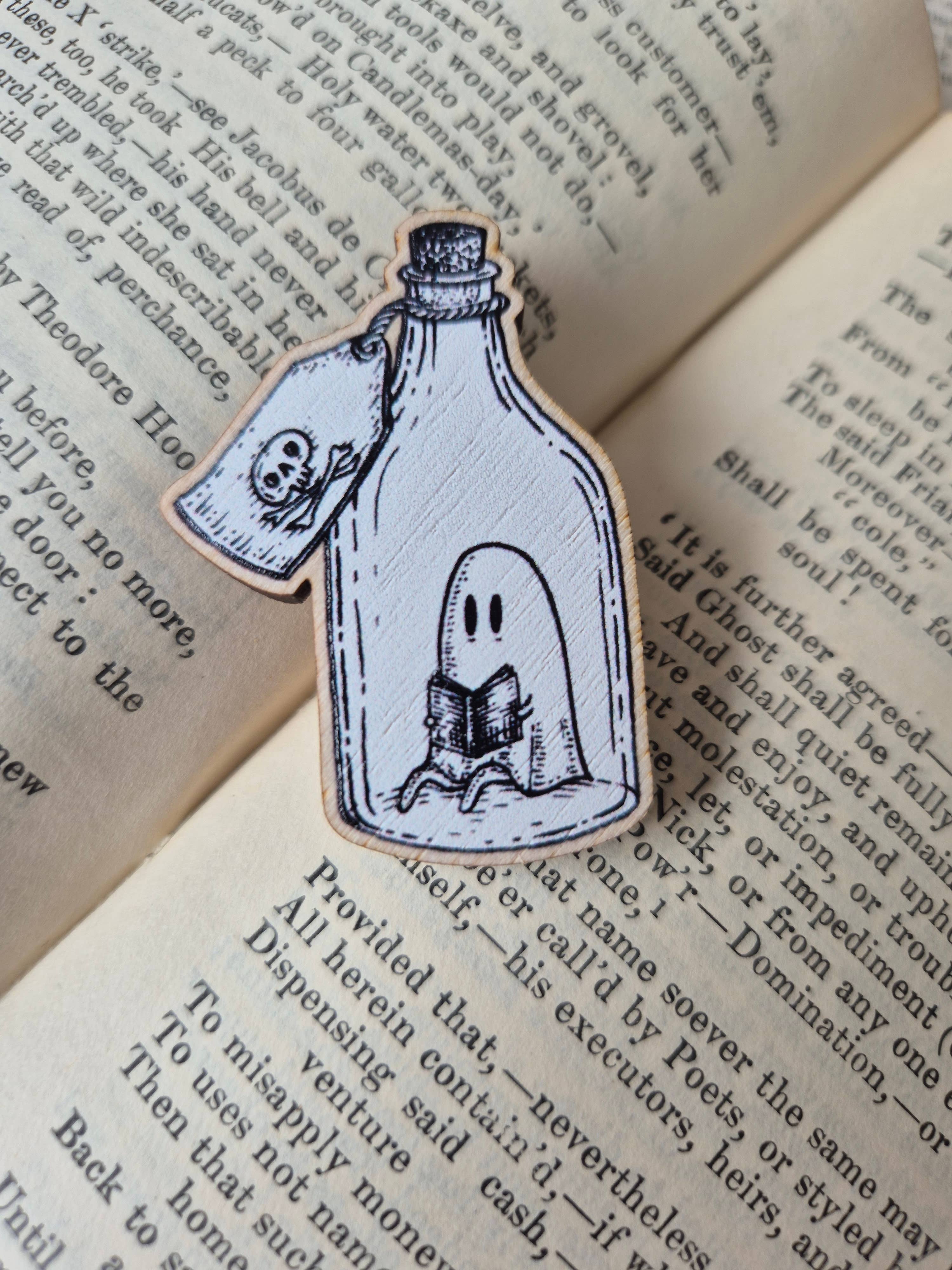 Jon Turner Illustration - Vendita all'ingrosso Spilla da bavero - Spilla in Legno "Ghostie in a Bottle"