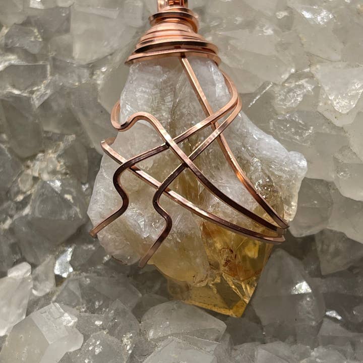 Ciondolo grande avvolto in rame citrino per la vendita all'ingrosso da parte di Best South Gems