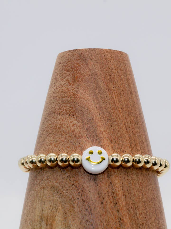 Mit 14 Karat Gold gefülltes Smiley-Armband für den Großhandel von Boujee Beads Co.