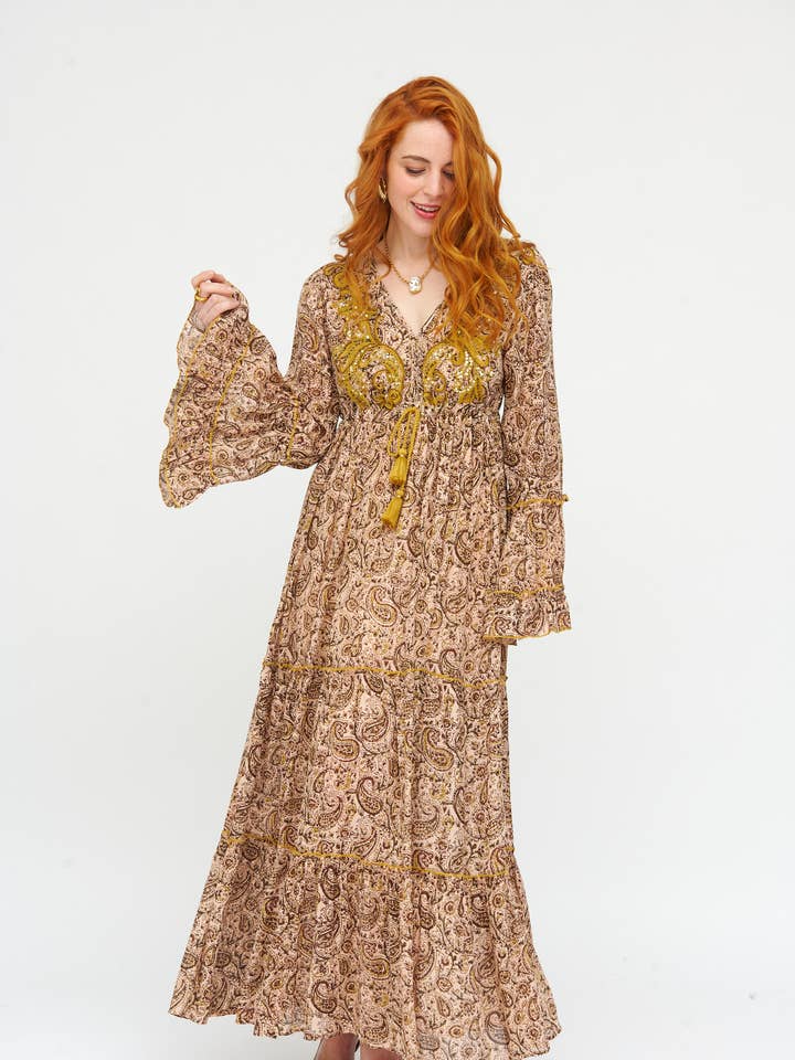 VESTIDO LARGO ESTAMPADO CACHEMIR, BORDADO A MANO para venta al por mayor de Nats Store