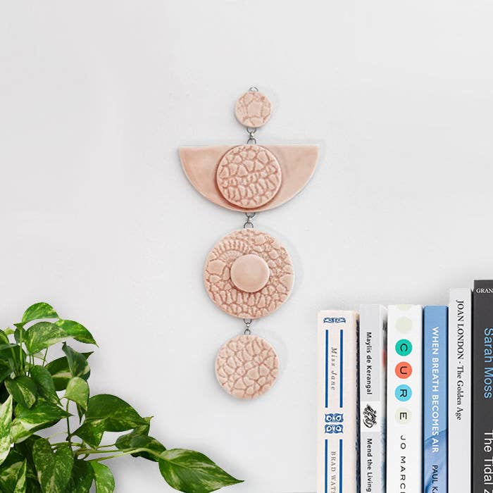 Tenture murale en céramique Moon Eye, rose pour la vente par Stuck in the Mud Pottery