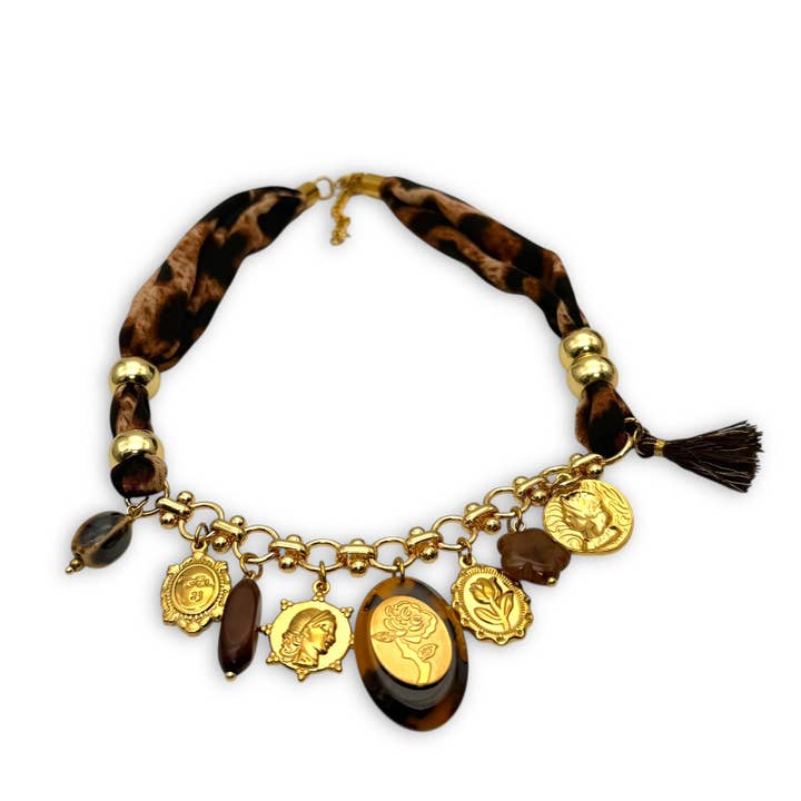 Wilde Muse – Halskette aus Stoff und Edelstahl mit Leoparden-Details für den Großhandel von Funk Da Queen