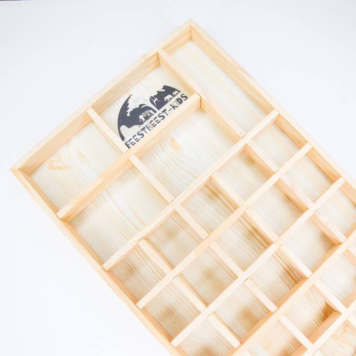 Présentoir avec 50 compartiments pour la vente par Feestbeest-kids