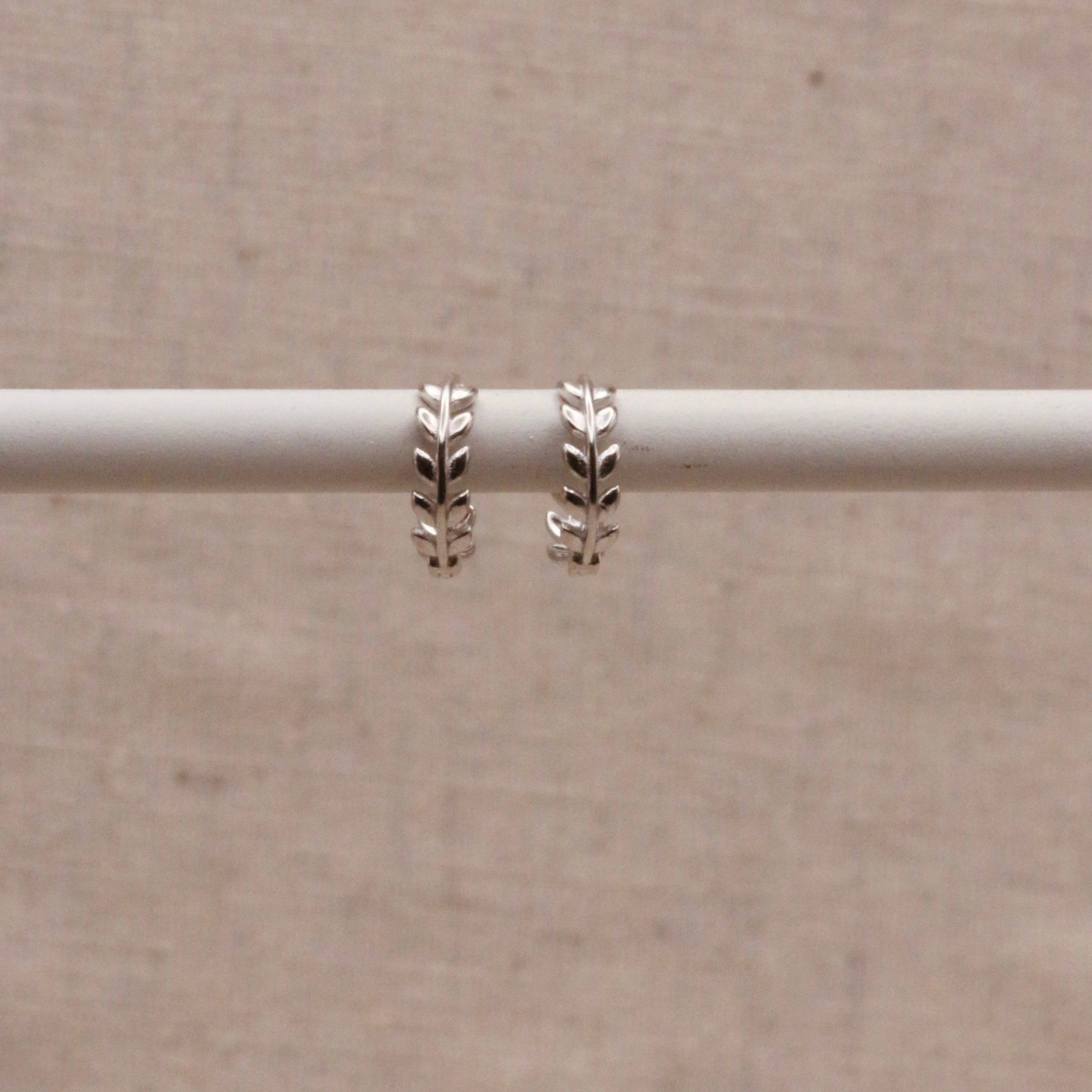 Little Nell Jewellery – wholesale Hoop earrings – Silver Laurel Huggie Hoops2