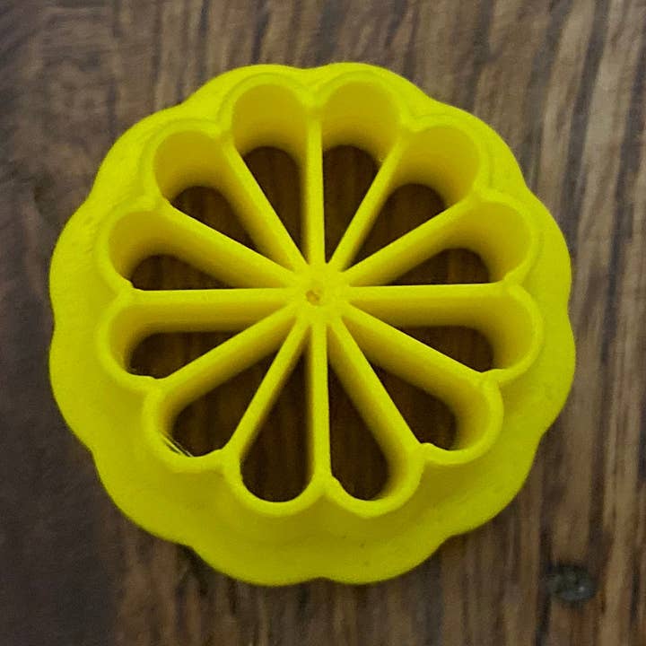 CookieCutterSupply - Wholesale Cookie Cutter - Detailed Floral Circle Clay Cutter0