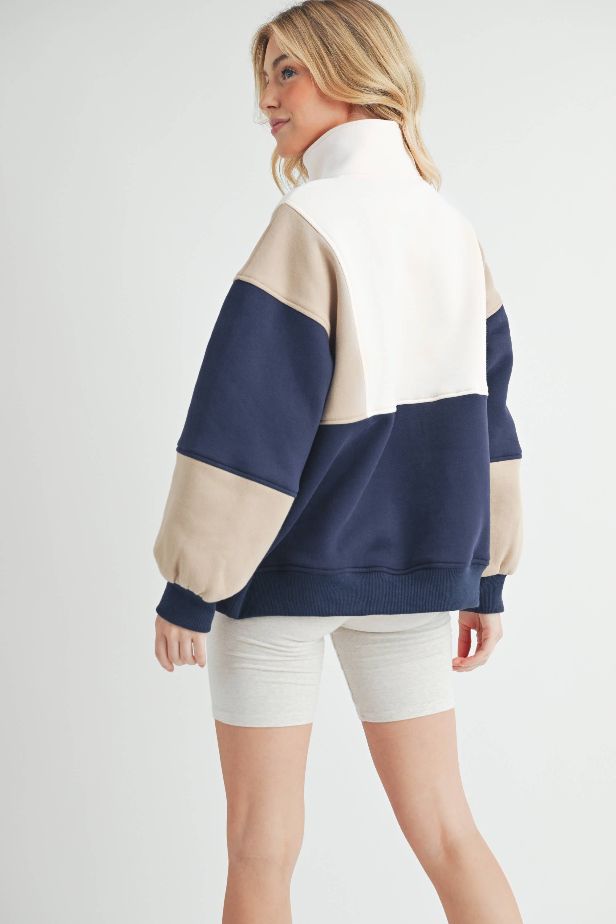 AEMI + CO – wholesale Sweatshirt - Dam – 992EK Glo colorblock-tröja med tryckknappar2