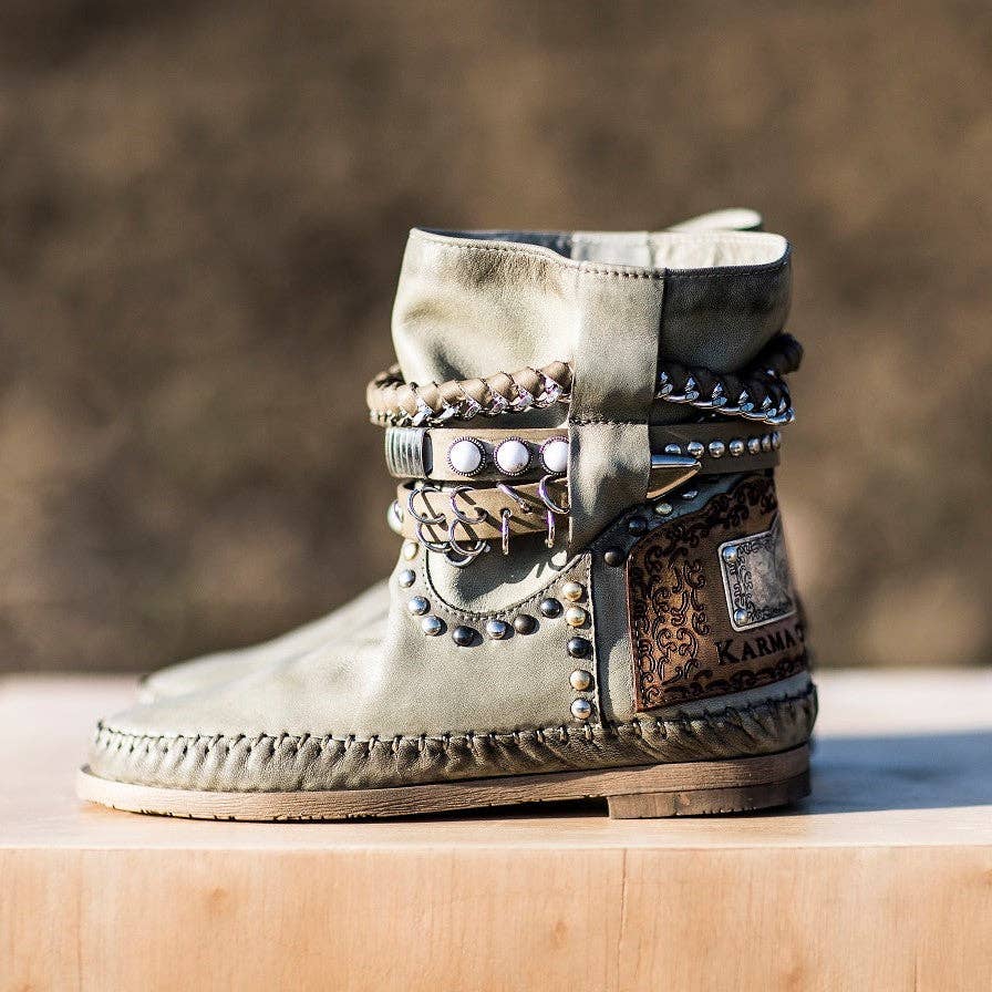 Karma of Charme - Venta al por mayor Botines - Mujer - Botines Stra2 Queen teñidos a mano con correas ajustables y piedras7