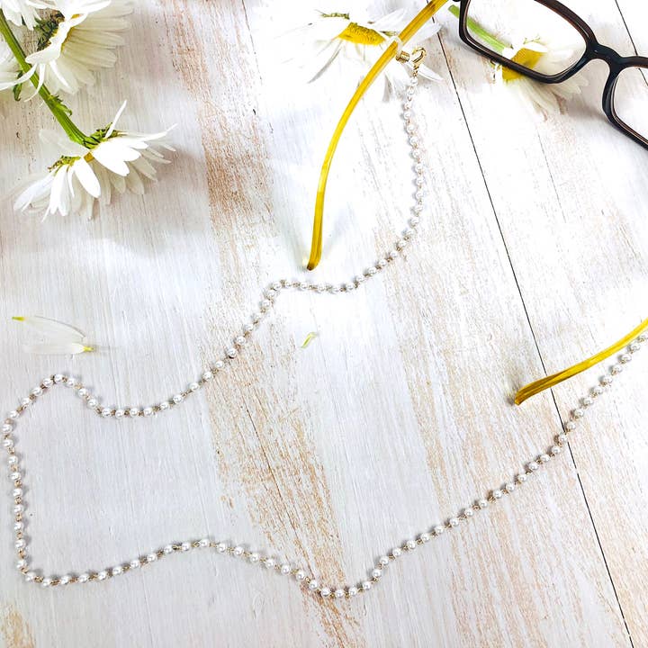 Small Faux Pearl Sunglass Necklace Chain Gift Set for wholesale by Paul and Lucy