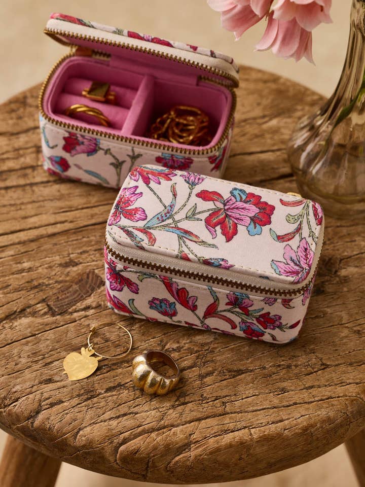 Soumaya Smykkeskrin for engroshandel hos Louise Misha