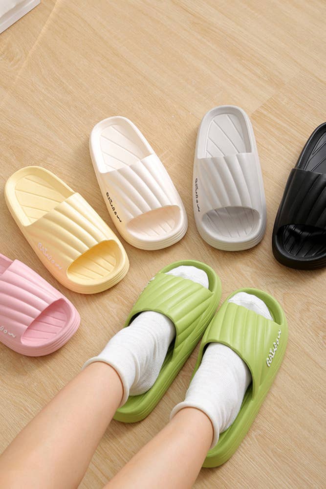 UNISHE - Venta al por mayor Zapatillas para casa - Mujer - Zapatillas de salón lisas y suaves de EVA con suela gruesa ZK15681