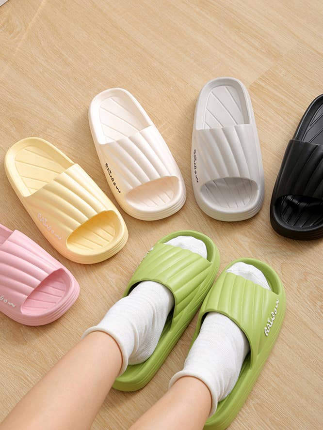 UNISHE - Wholesale Slippers - Women's - Plain Soft EVA Thick Sole Lounge Slippers ZK15681