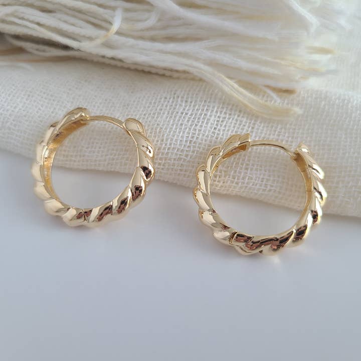 Sabrina Guld for engroshandel hos Christina Rocha Handmade Jewelry & Accessories