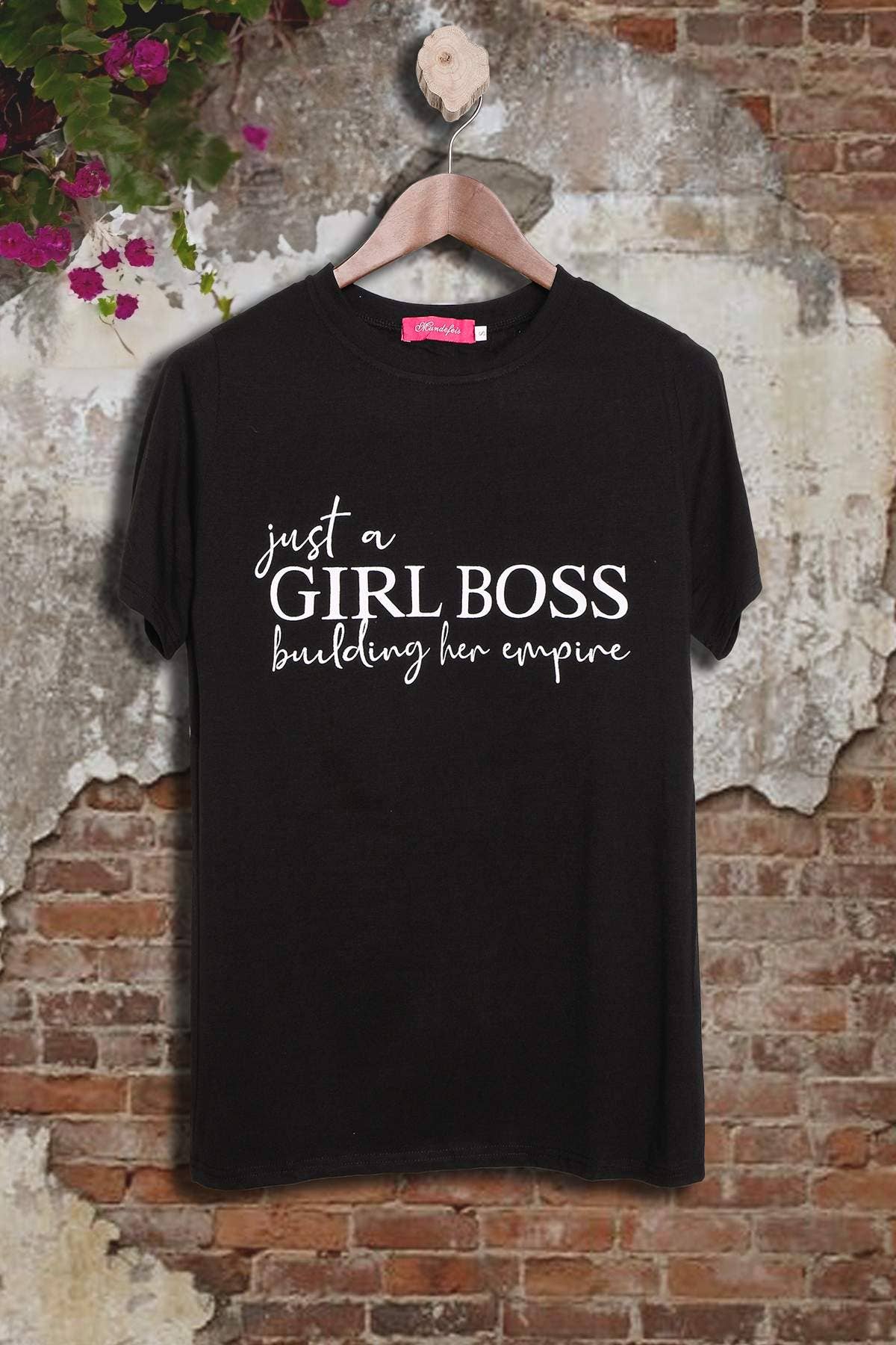 Queen Fashion - Wholesale Blouse - Women's - graphic t-shirt: empowerment for her7