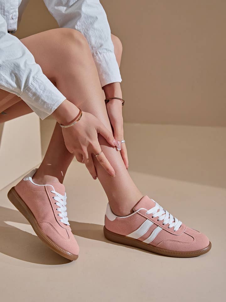 ERYNN - Wholesale Lifestyle Sneakers - Women's - lace-up sneakers - Zoe5