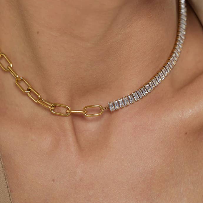 MeloMelo - Wholesale Link & Chain Necklace - Half Crystal Half Chain Toggle Necklace