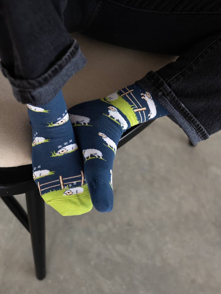 Friday Sock Co. – Meias - Mulher por atacado – Meias de Saltar Ovelhas para Mulheres2