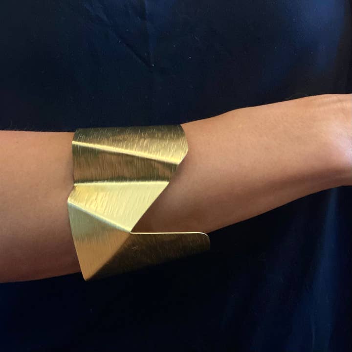 WONDER 1 Bold Gold-Tone Mid-Arm Cuff from the FIGURE Collection for wholesale by Chick Boss LLC