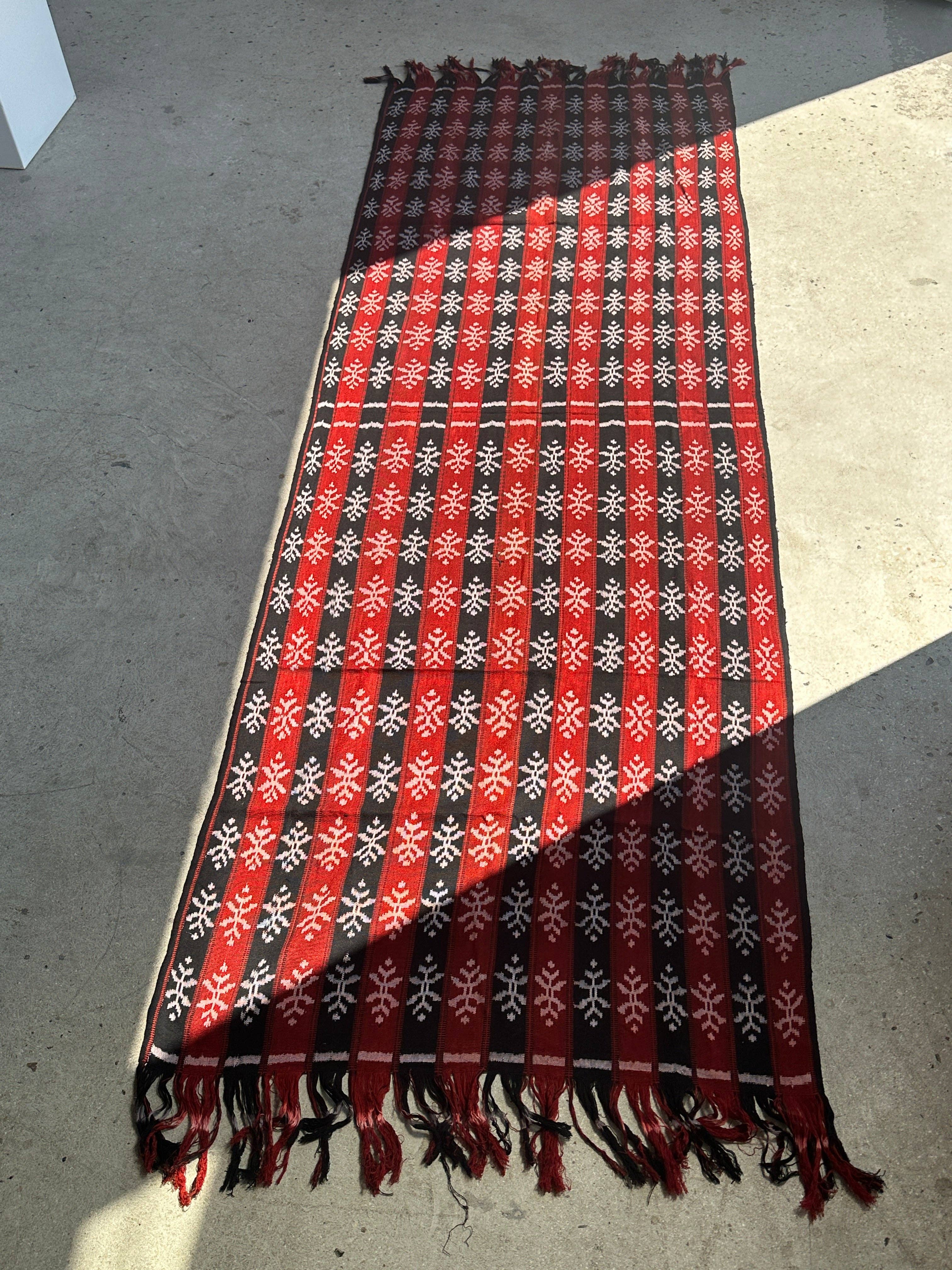 Office Objets - Wholesale Coverlet - Ikat, traditional Indonesian fabric from the island of Savu (Timor) red and black 2m25x7525