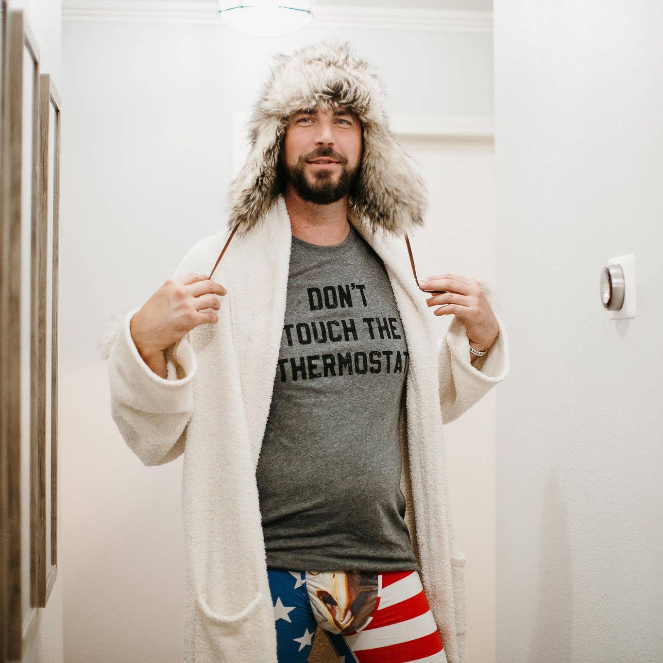 Mugsby - Vente T-shirt sérigraphié – homme - Chemise amusante Don't Touch the Thermostat pour la fête des pères1