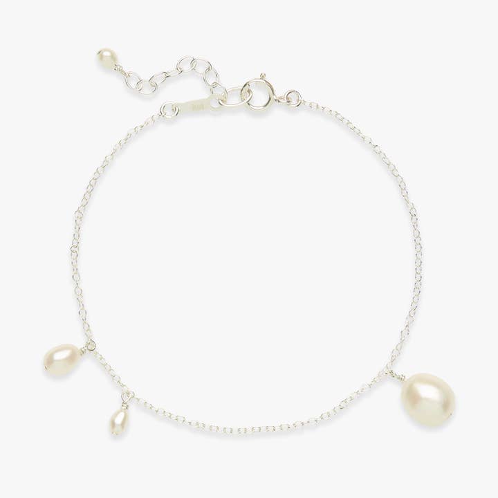 Asymmetric Pearl bracelet silver for wholesale by Koi Atelier