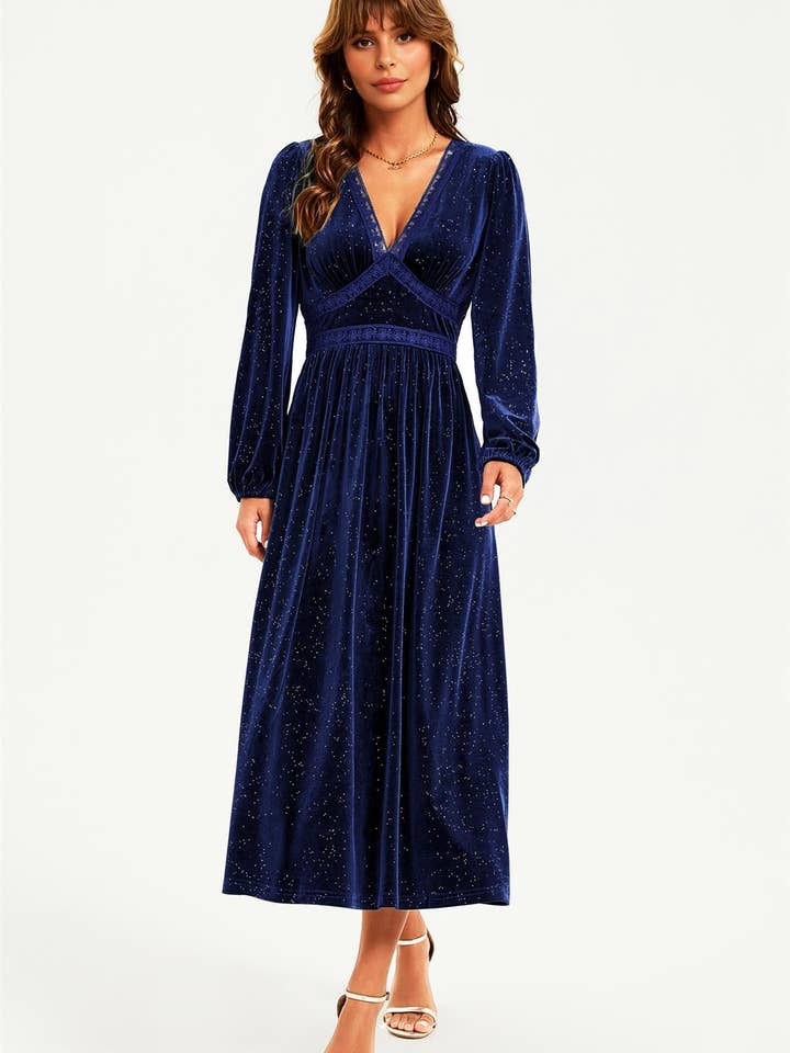 Robe midi en velours bleu marine avec encolure ornée de dentelle et feuille d'argent. pour la vente par FS Collection