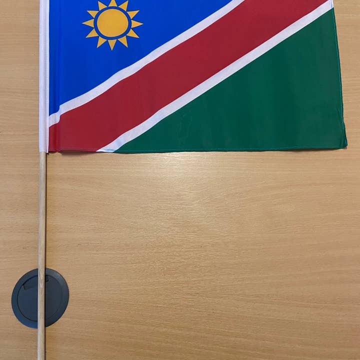 Namibië 18"x12" grote handvlag (verkocht in tientallen) voor wholesale door Worldwide Flags Ltd