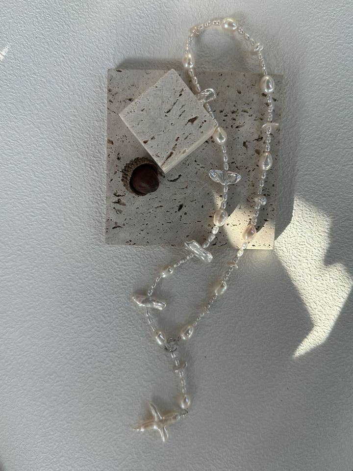 Collar de perlas SHILOH Cruz Keshi para venta al por mayor de ZEN&CO Studio