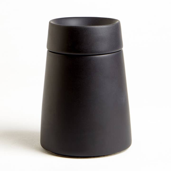 Bocal en coton Crater en céramique pour la vente par Moda at Home Enterprises, Ltd