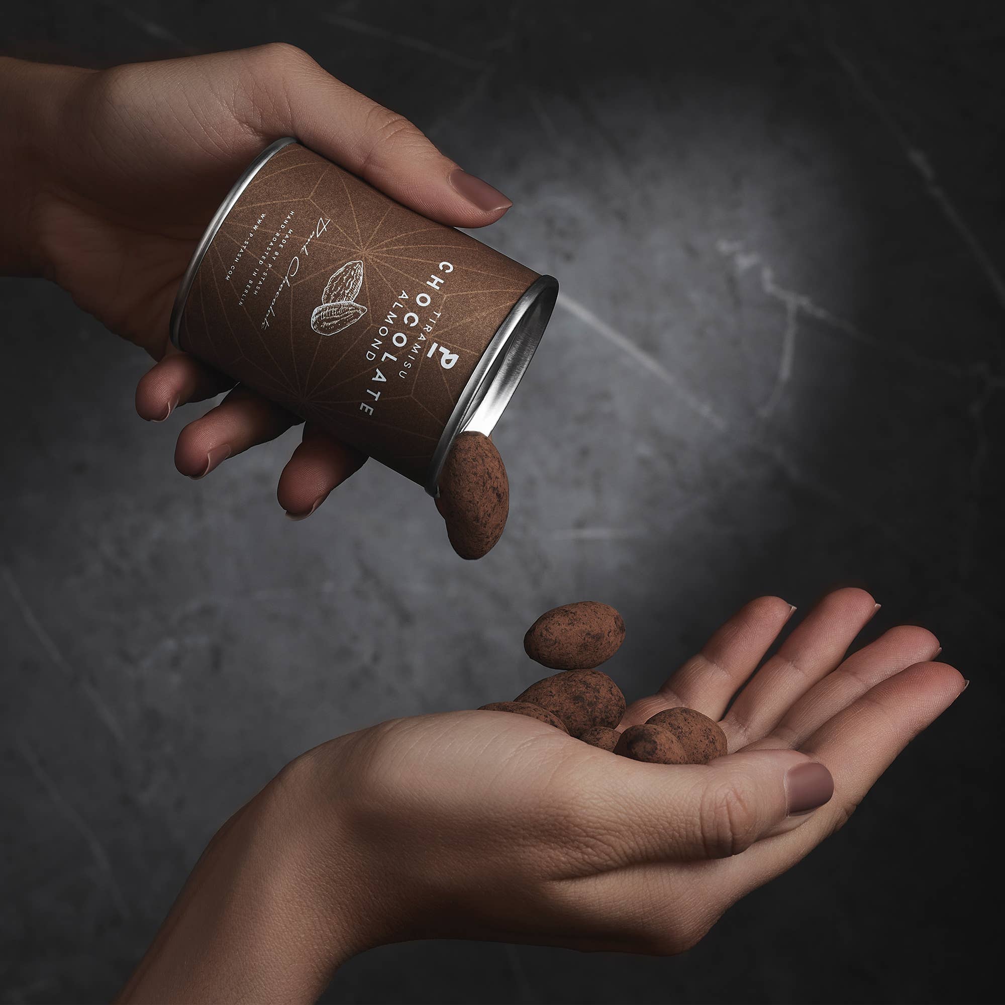 P-Stash – Großhandel Süßigkeiten mit Schokoglasur – 12x Mandel - Dunkle Schokolade mit Tiramisu - Mini 60g2