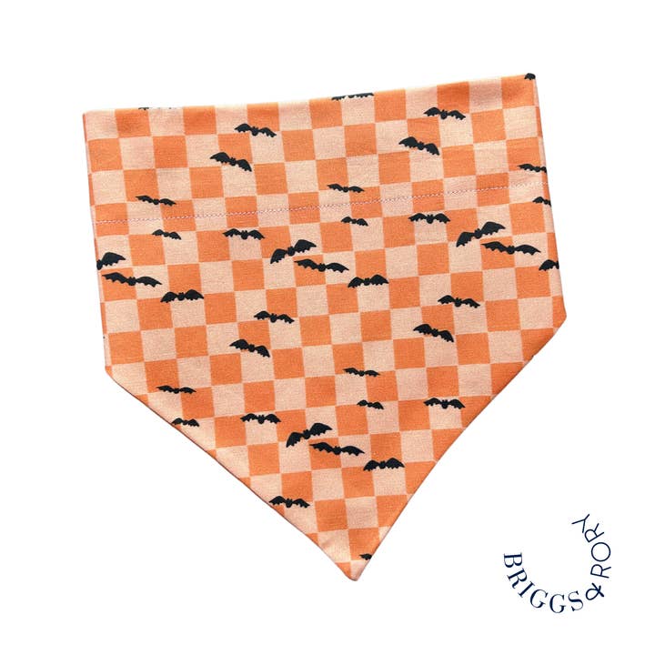 Bandana pour chien chauve-souris pour la vente par Briggs & Rory