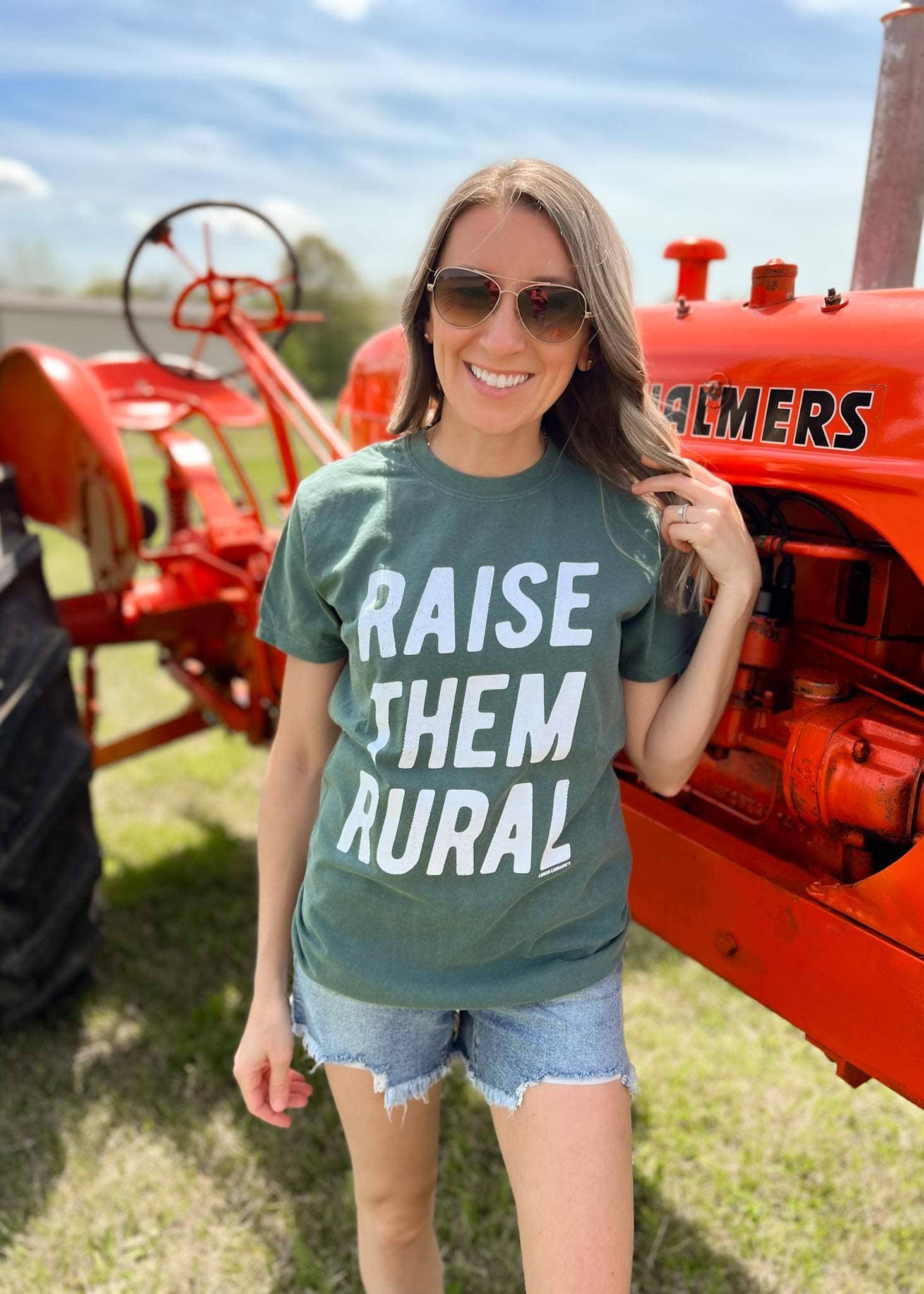 Épinette bleue RAISE THEM RURAL - T-shirt illustré  en vente sur Faire1