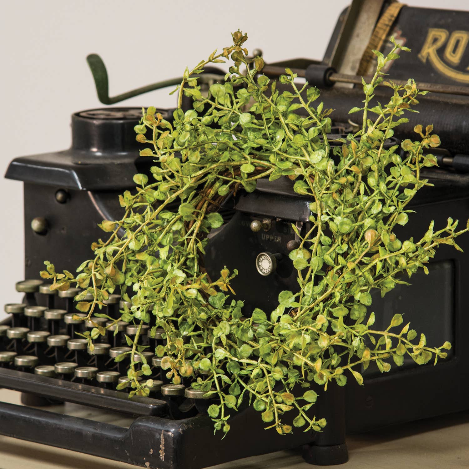 Col House Designs – Engroshandel Kunstig plante – Baby's Græsring, 10" Lysegrøn1