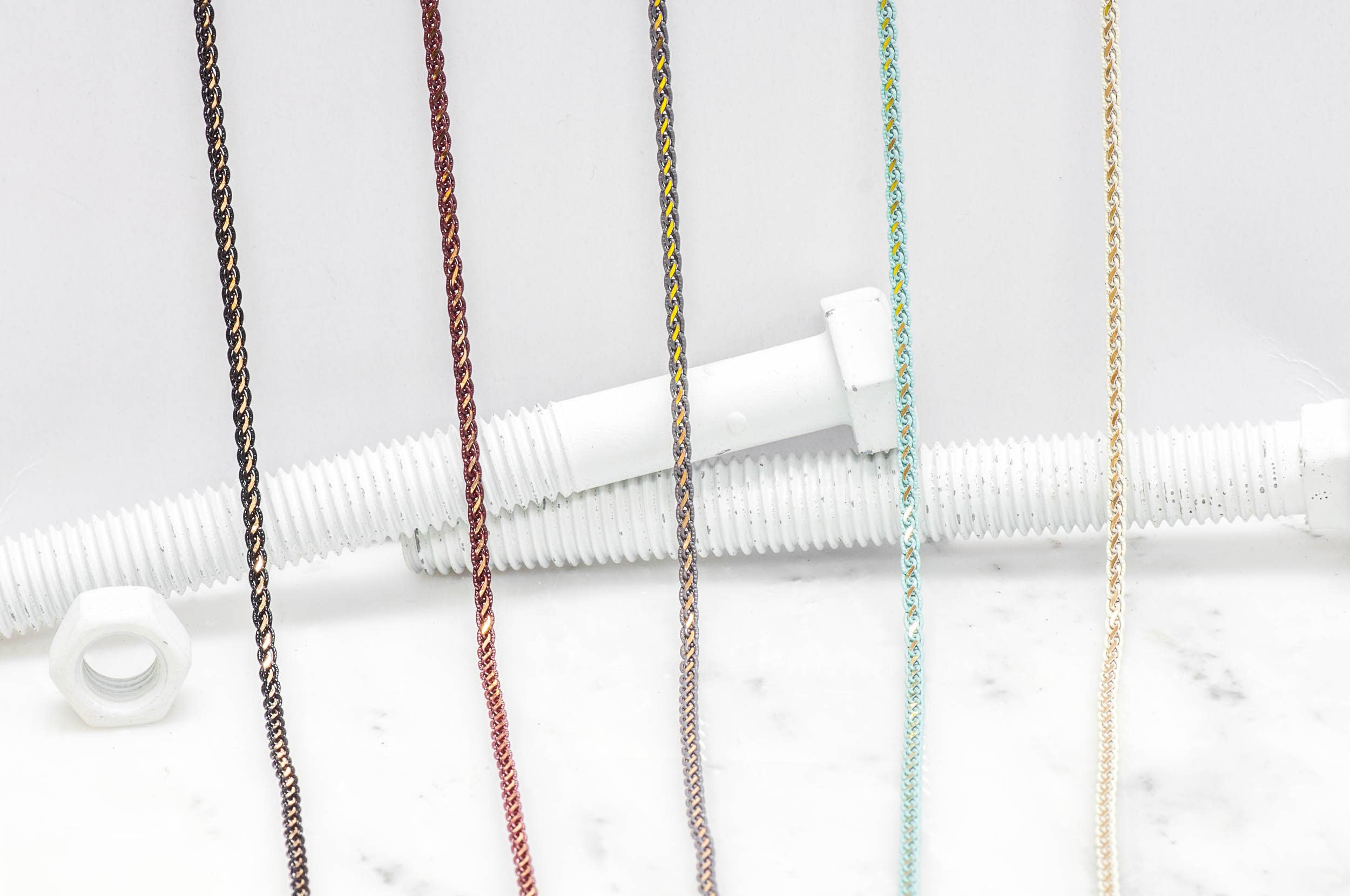 Continental Beads - Wholesale Craft Supplies - 4mm Flat Braided Two-Tone Curb Chain - Made of Brass and Enamel - Sold by the Foot - Ch-8761