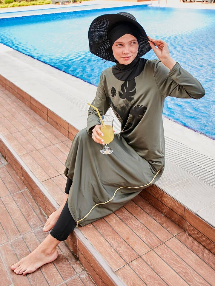 Kaki Burkini Modest badmode van lycra M2021 voor wholesale door Marina Swimwear