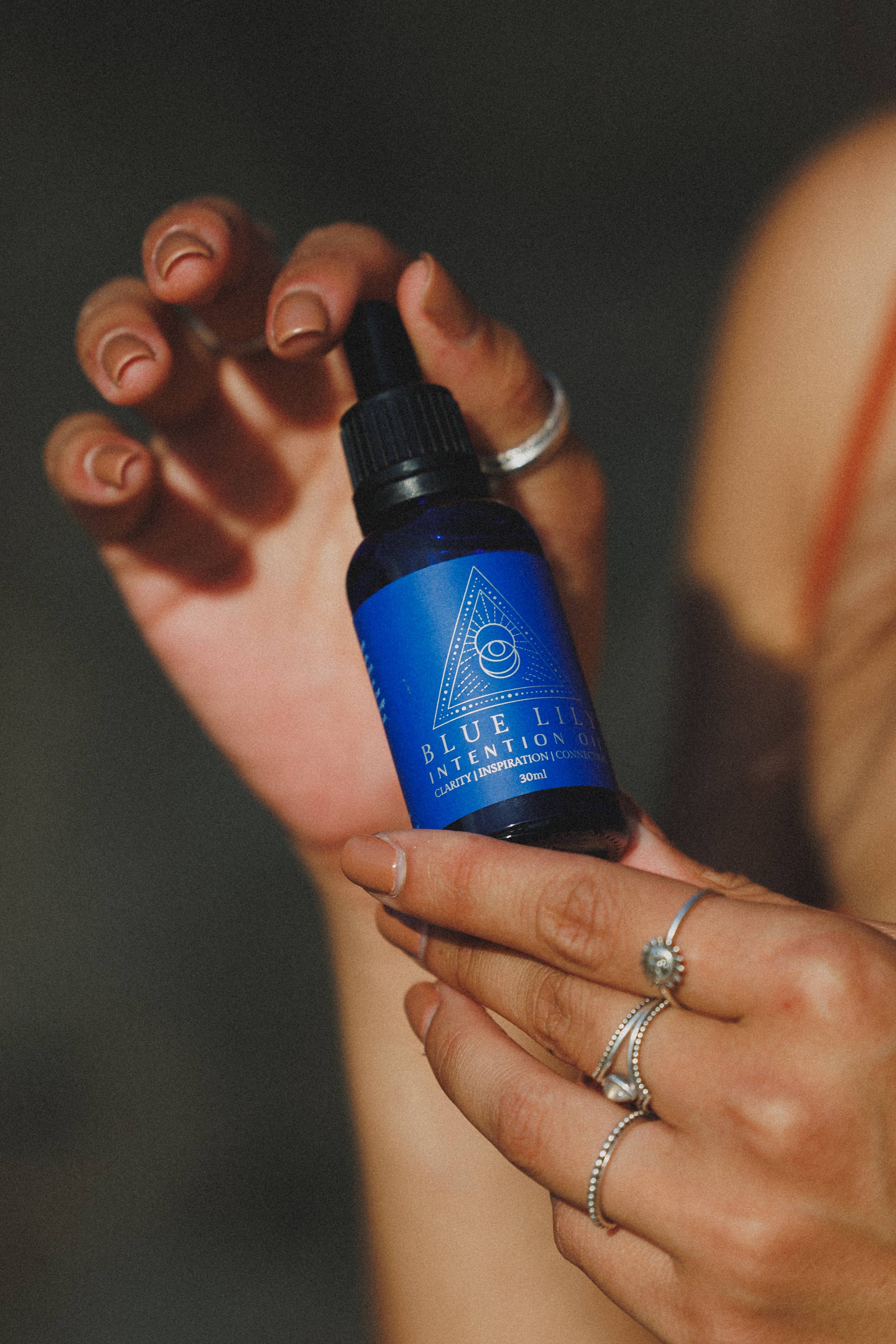 Blue Lily Healing - Wholesale Bad/lichaamsolie - Blue Lily (Blauwe Lotus) intention olie4