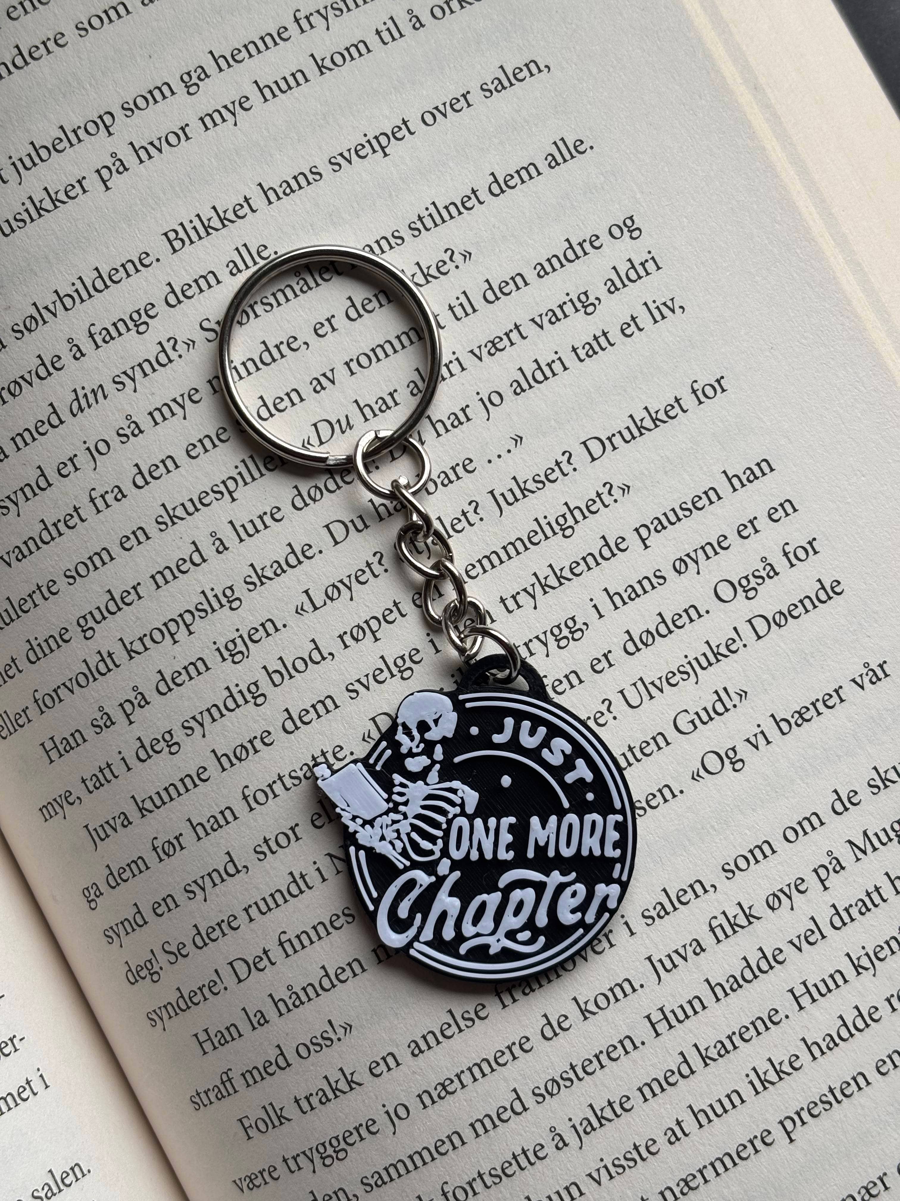 Nordic Book Adventure - Wholesale Keychain - Unisex - Just One More Chapter - Keychain0