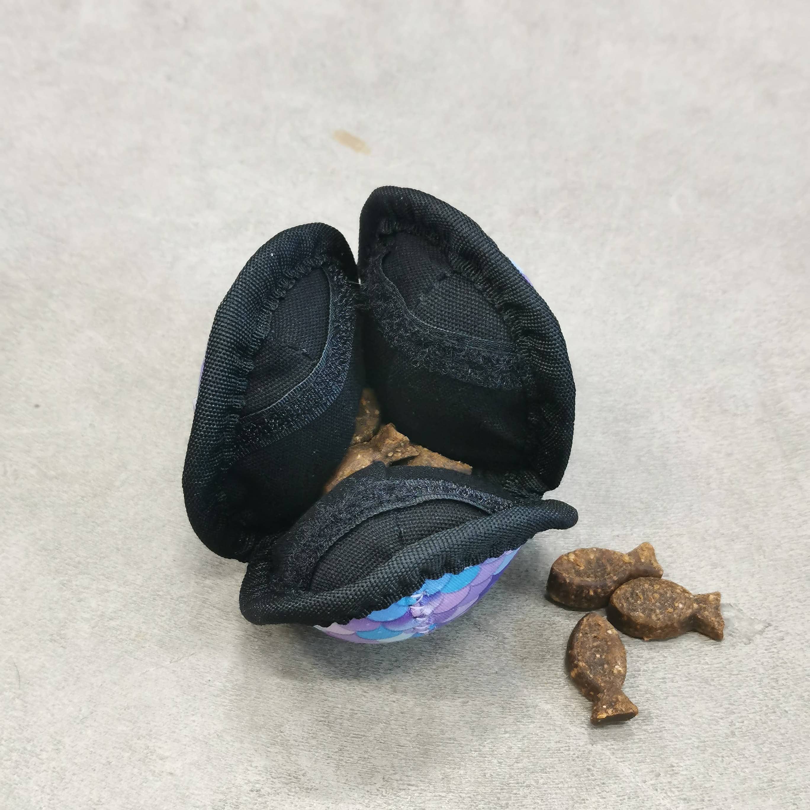 everdog - Wholesale Pet Fetch Ball - Dog - Puppingtons Lotusball "Pod"1