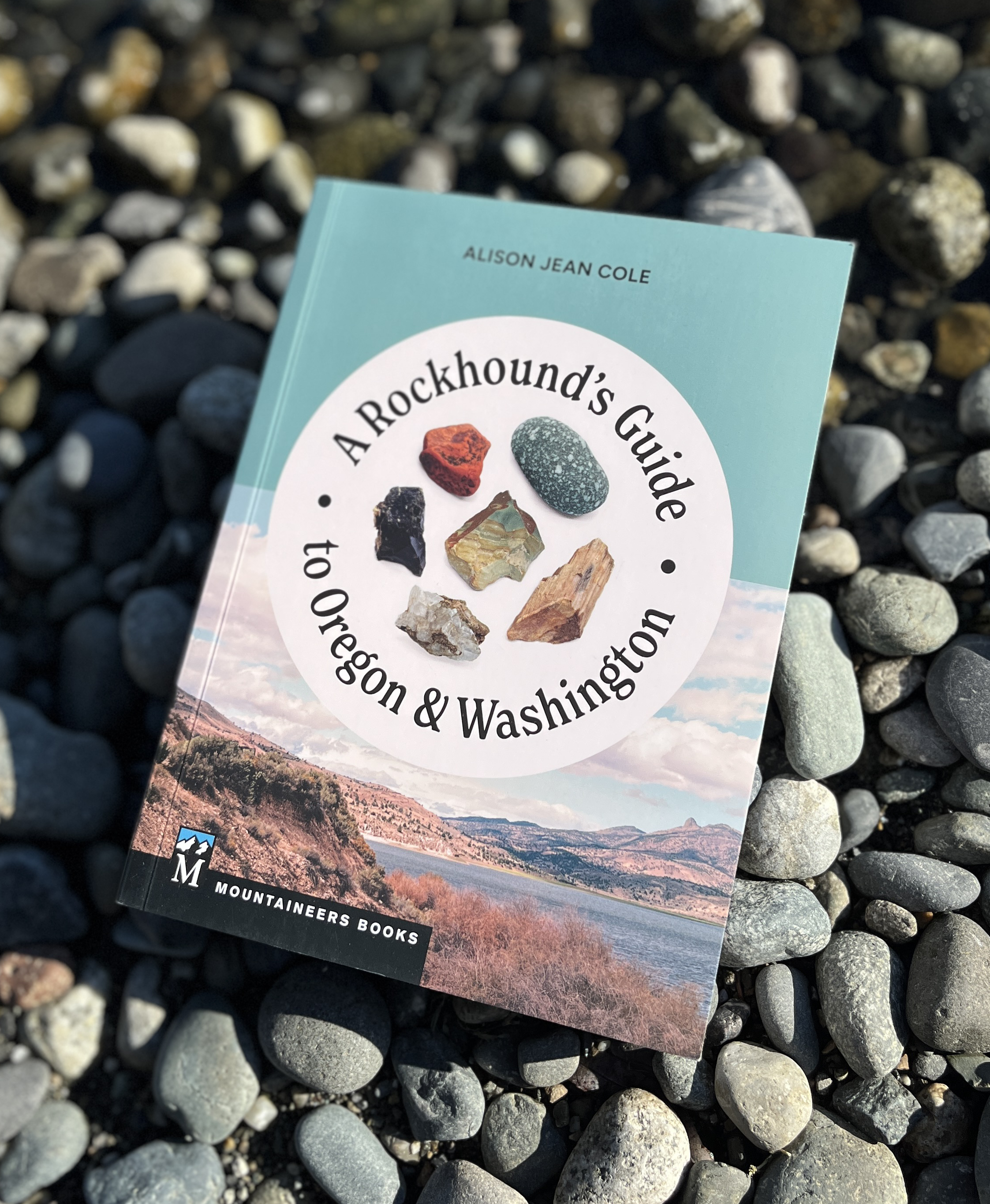 Mountaineers Books - Wholesale Nature & Outdoors - A Rockhound's Guide to OR & WA1