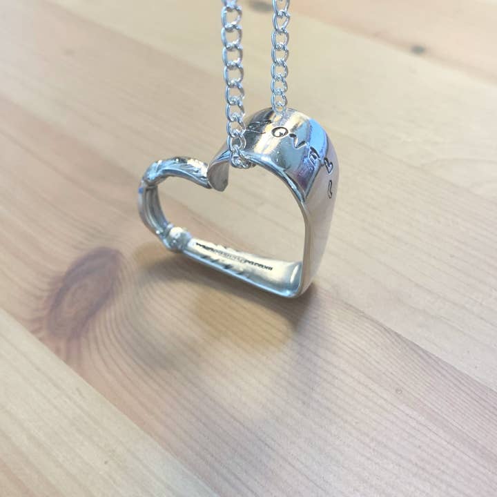 Collana Cuore Posate LOVE per la vendita all'ingrosso da parte di Gleamlety