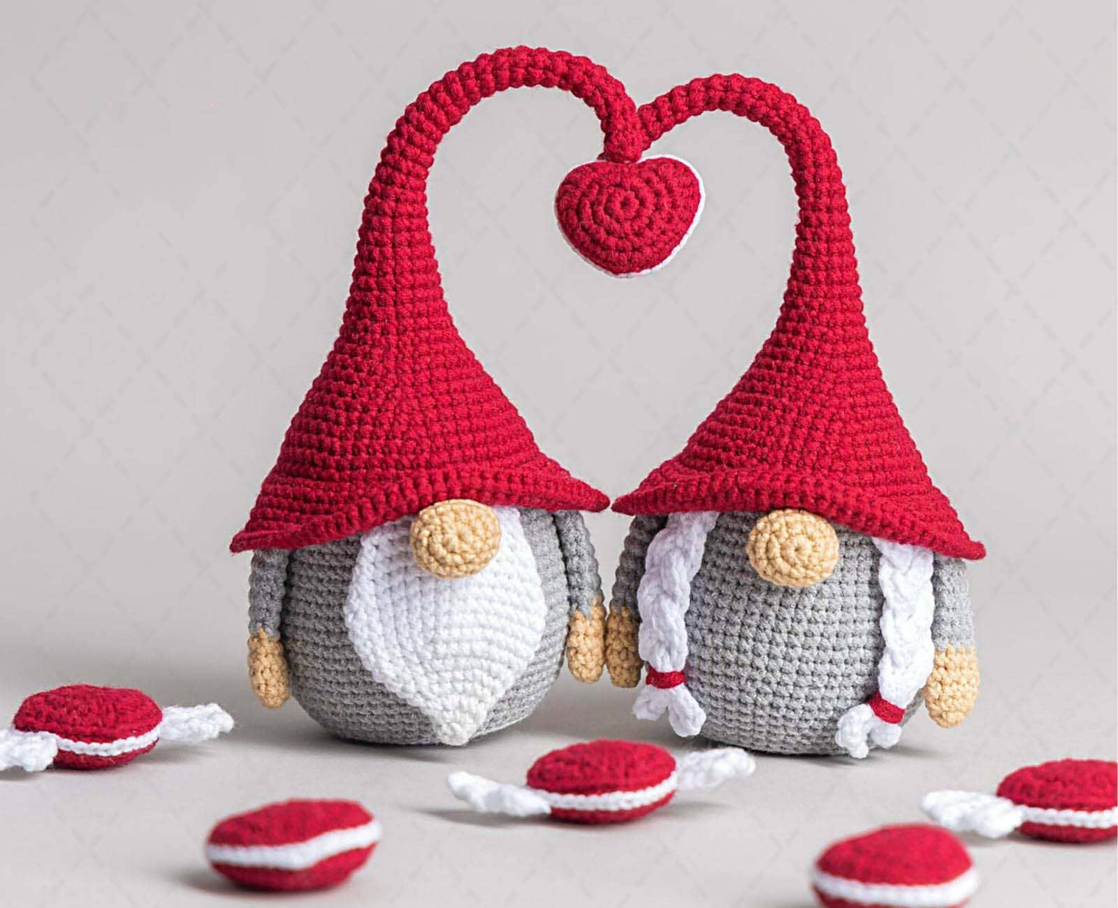 TOMOPOD LLC - Wholesale Decorative Tabletop Object - Crochet Gnomes with Heart, Valentine's Day Gift for Couple6