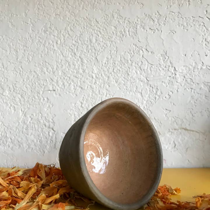 Yalala – Großhandel Kaffeebecher – Ana Beatriz Martinez — Kleine Keramiktasse — Cave Mud Clay2