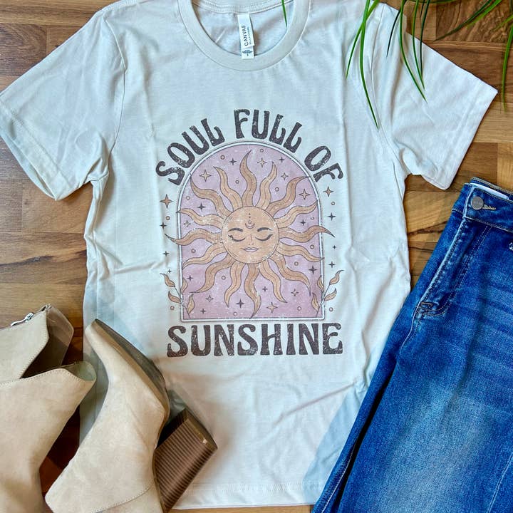Soul Full of Sunshine Grafisch T-shirt voor wholesale door Willow Poppy