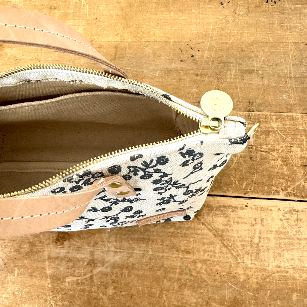 Erin Flett - Wholesale Satchel - Women's - New Satchel Bag in Neutral floral Aster Black3