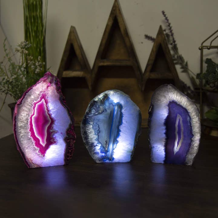Rock Paradise - Wholesale Accent/Desk Lamp - Agate Geode Cut Base Crystal Lamp