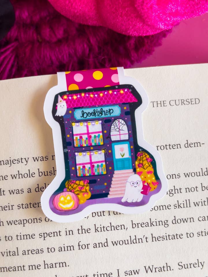 Marque-page magnétique Halloween Bookshop pour la vente par Emily Cromwell Designs