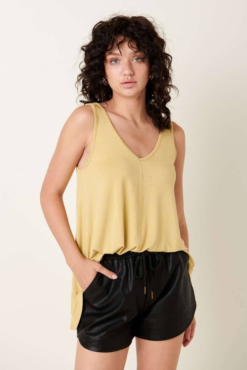 mittoshop - Wholesale Tunic - Women's - BAMBOO FABRIC V-NECK DOLPHIN HEM SLEEVELESS TOP9